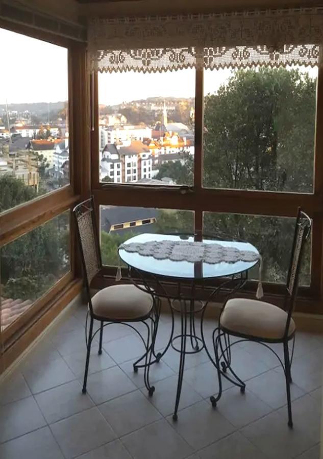 Belo Apartamento E Completo No Centro Com Vista Gramado Ngoại thất bức ảnh
